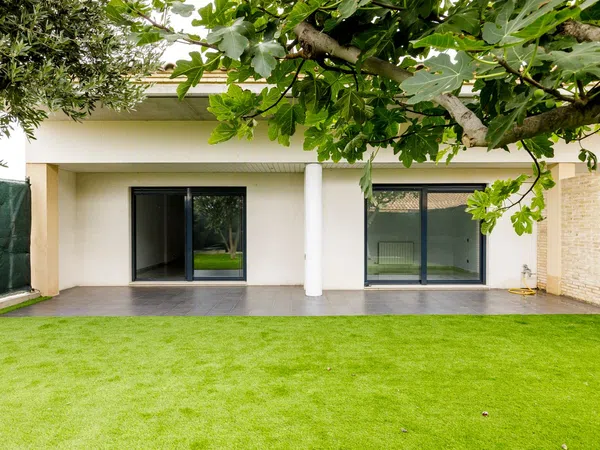 Chalet pareado en calle de Biel, 55 - Foto 1