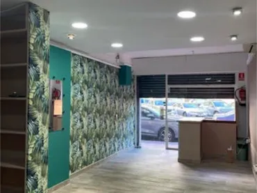 Local comercial en Hospitalet - Foto 1