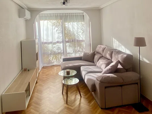 Piso en calle Rutilo, 5