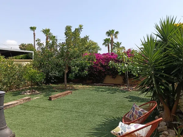 Chalet pareado en calle Capricorn, 5