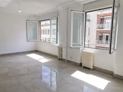 Piso en calle de Hermosilla, 5