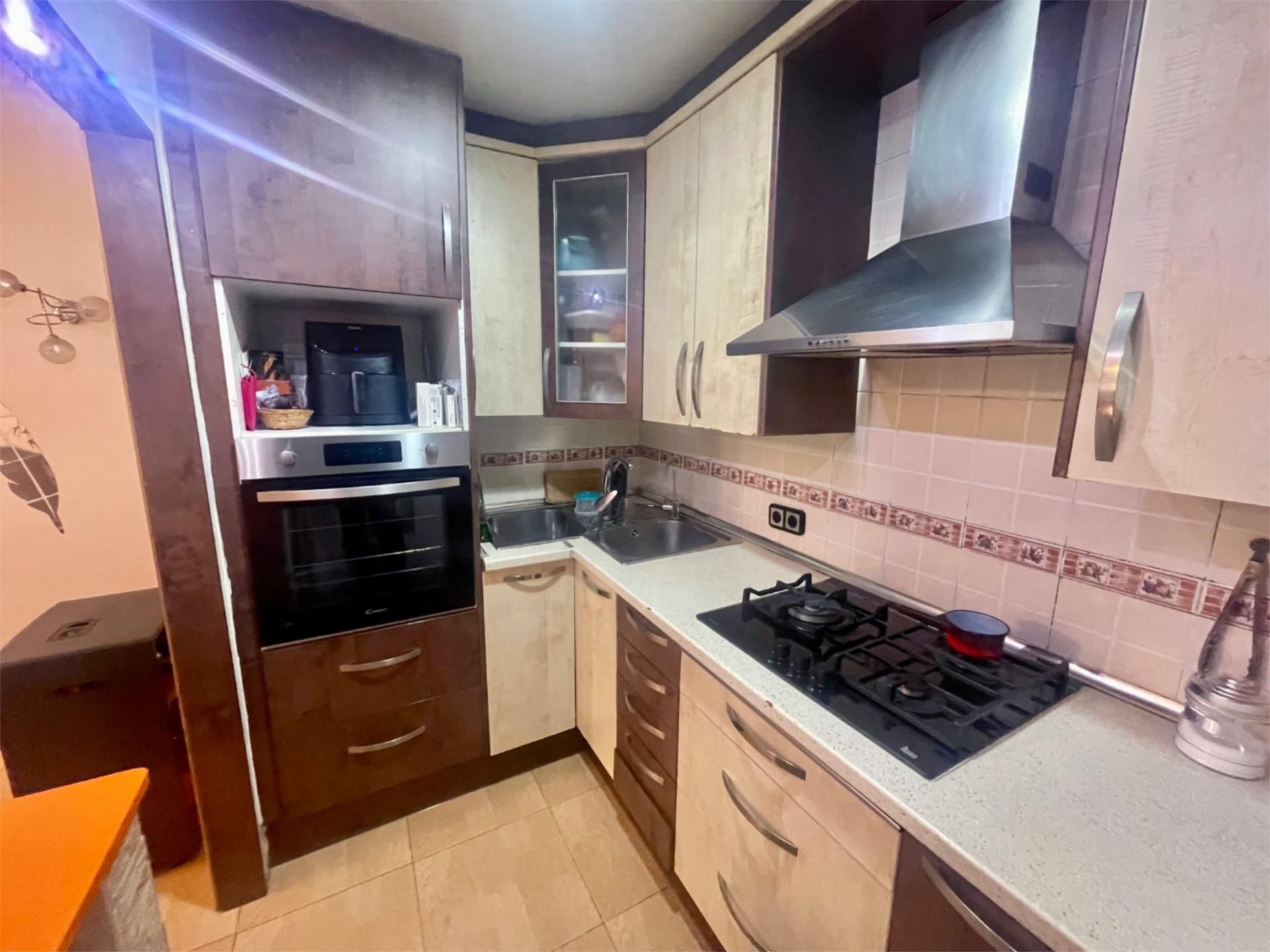 Piso en  Carrer de Josep Miquel 8 - Foto 6