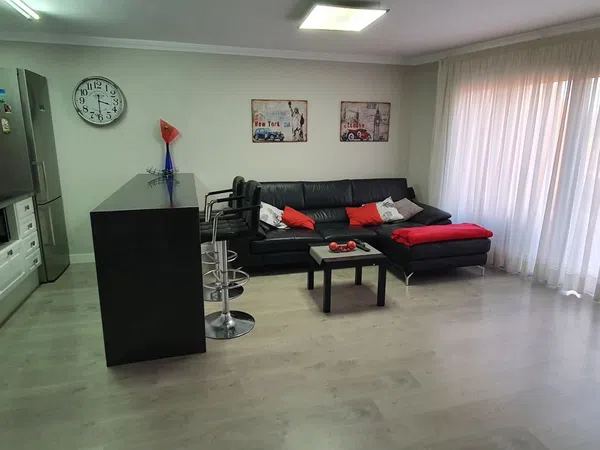 Piso en calle Juan Sebastian Elcano, 23