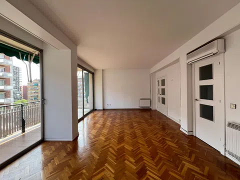 Piso en Gran Via de Carles Iii, 50 -52