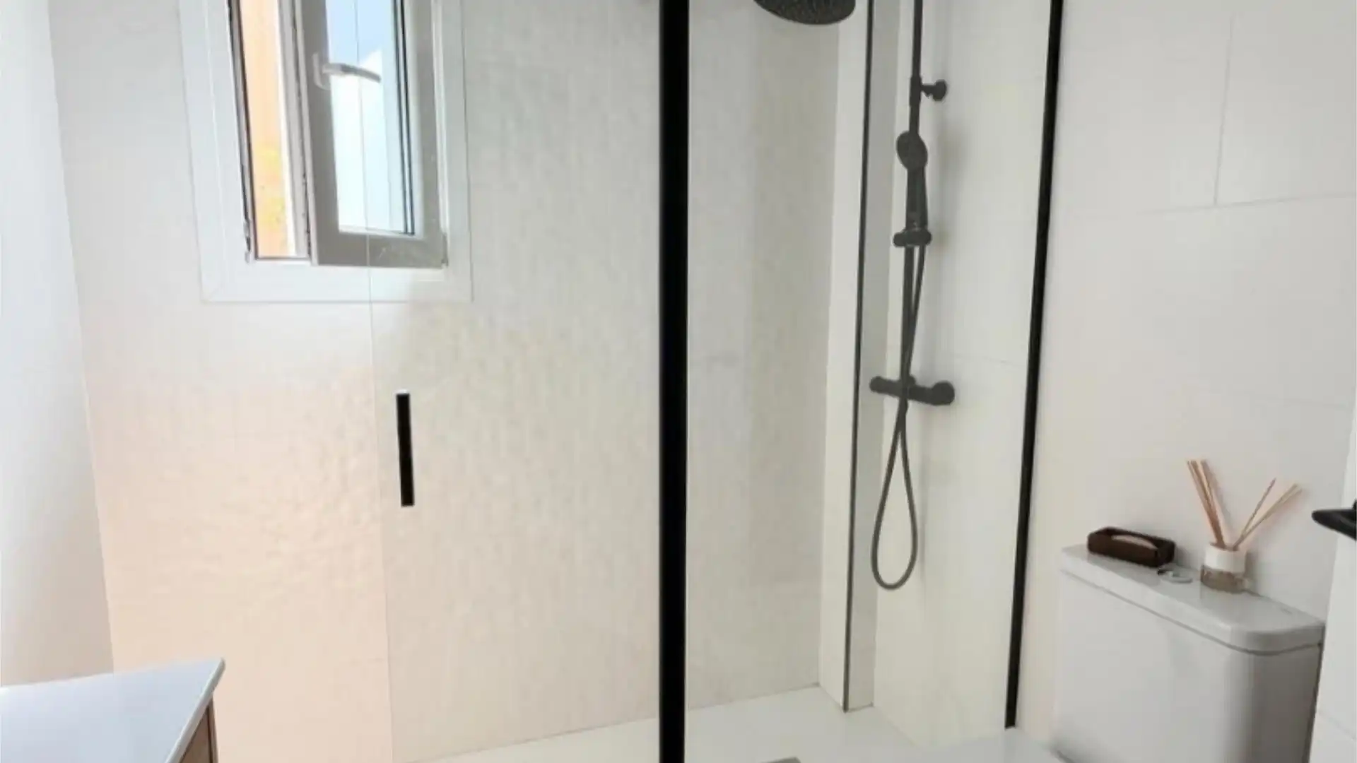 Piso en  Carrer del Llac Enol 10 - Foto 7