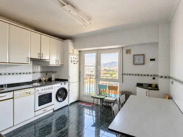 Piso en Calle Vicente Blasco Ibañez, 16, Centro - Albiz - Markonzaga, Centro - Albiz - Markonzaga - Foto 1