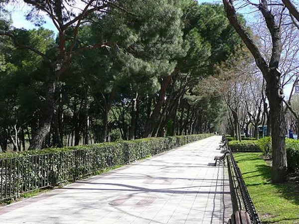 Piso en Paseo del Pintor Rosales - Foto 1