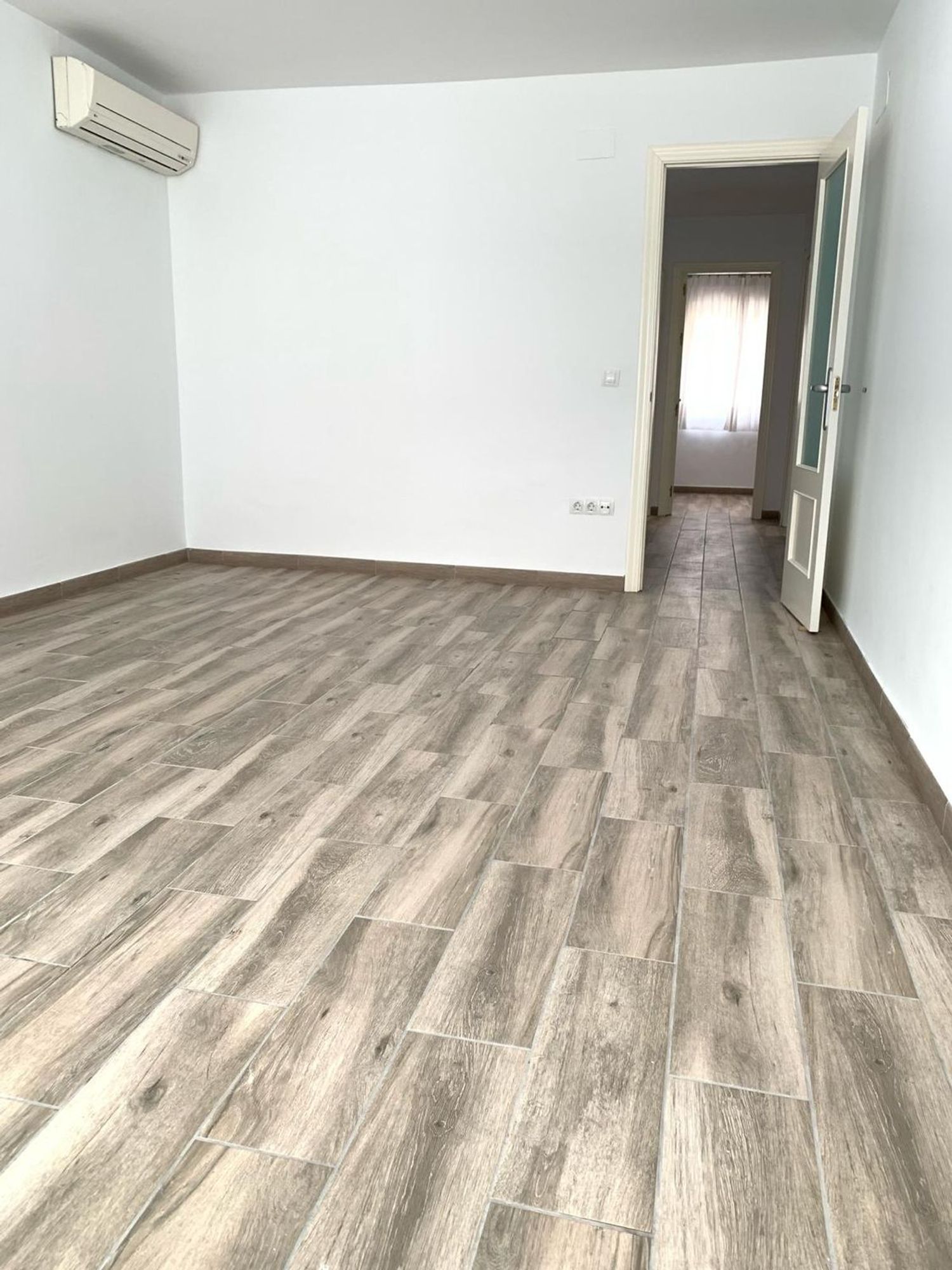 Piso en Barrio Buhaira - Huerta del Rey - Foto 3