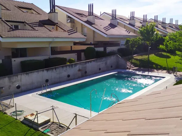 Chalet pareado en Calle Fuentes Claras, 23 - Foto 2