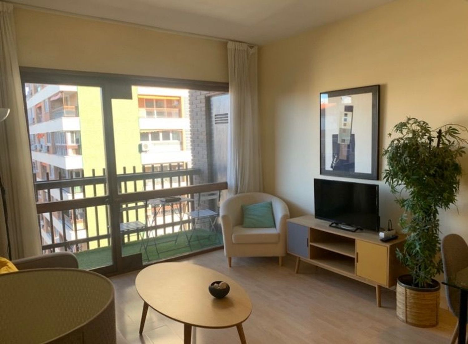 Piso en calle de la Infanta Mercedes, 92