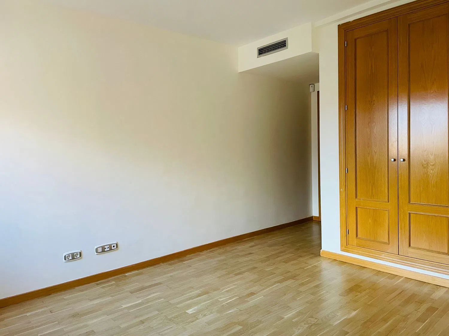 Piso en calle de los Monasterios de Suso y Yuso, 67 - Foto 16