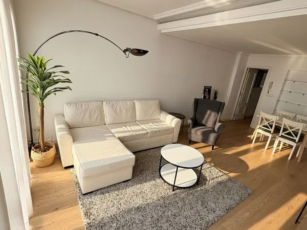 Piso en calle del Gobernador, 22