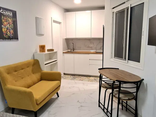 Estudio en calle Pelayo, 16