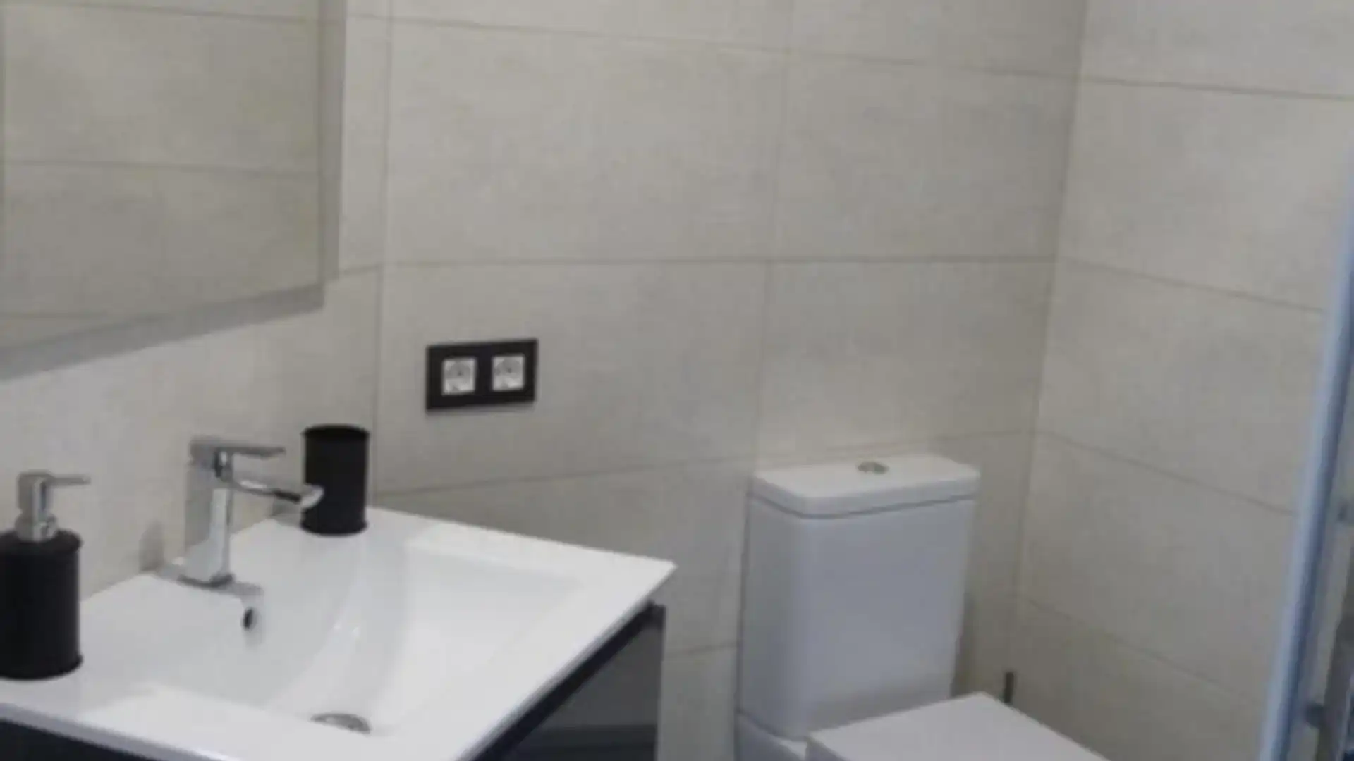 Piso en  Calle Hermanos Álvarez Quintero 1 - Foto 4