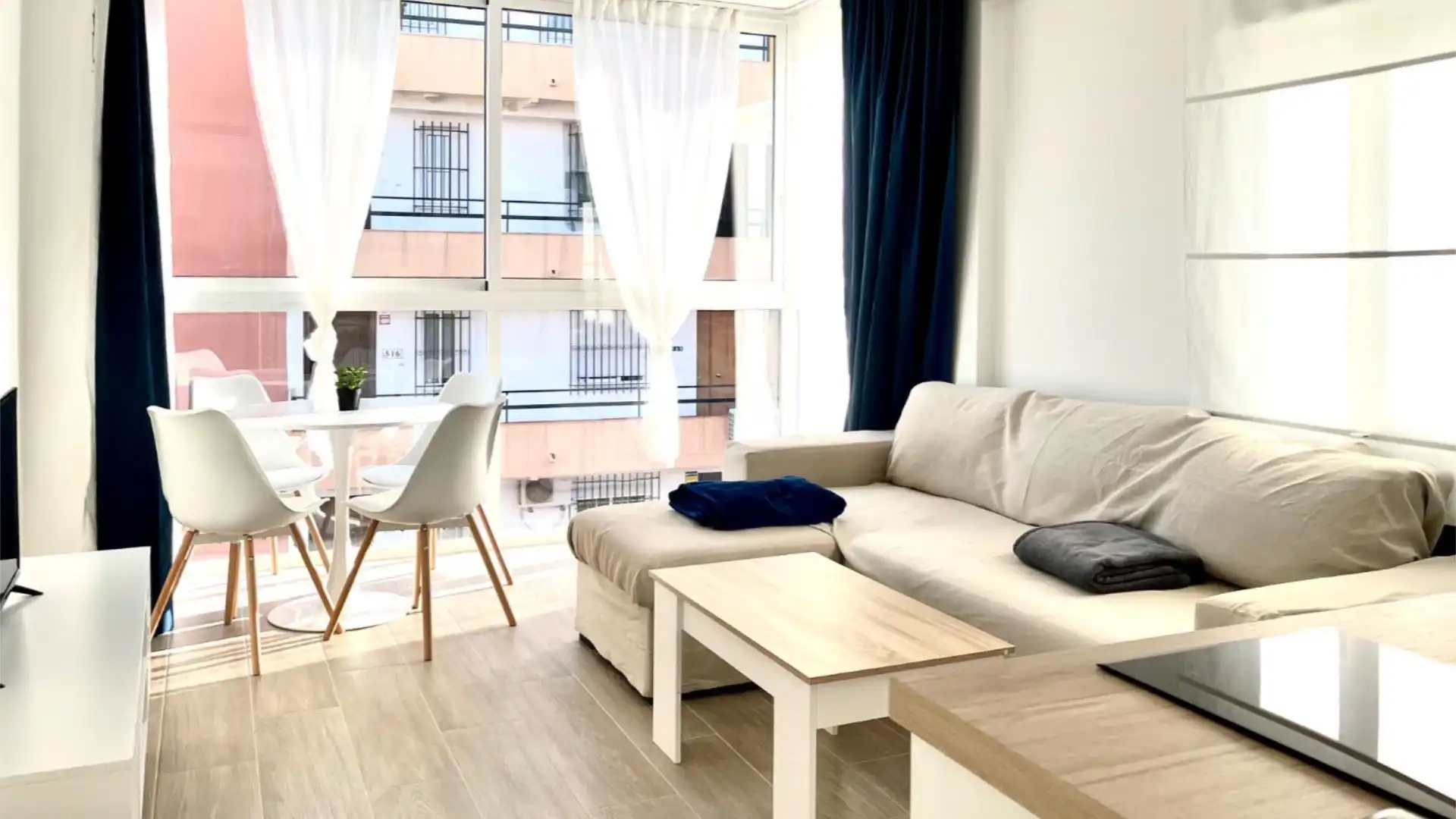 Piso en calle Calle Boscán 29 - Foto 1