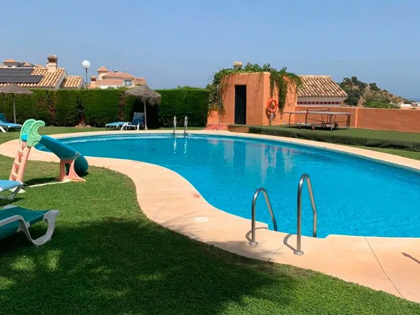 Chalet pareado en Calle Anemona s/n, Cortijo Torrequebrada - Foto 1