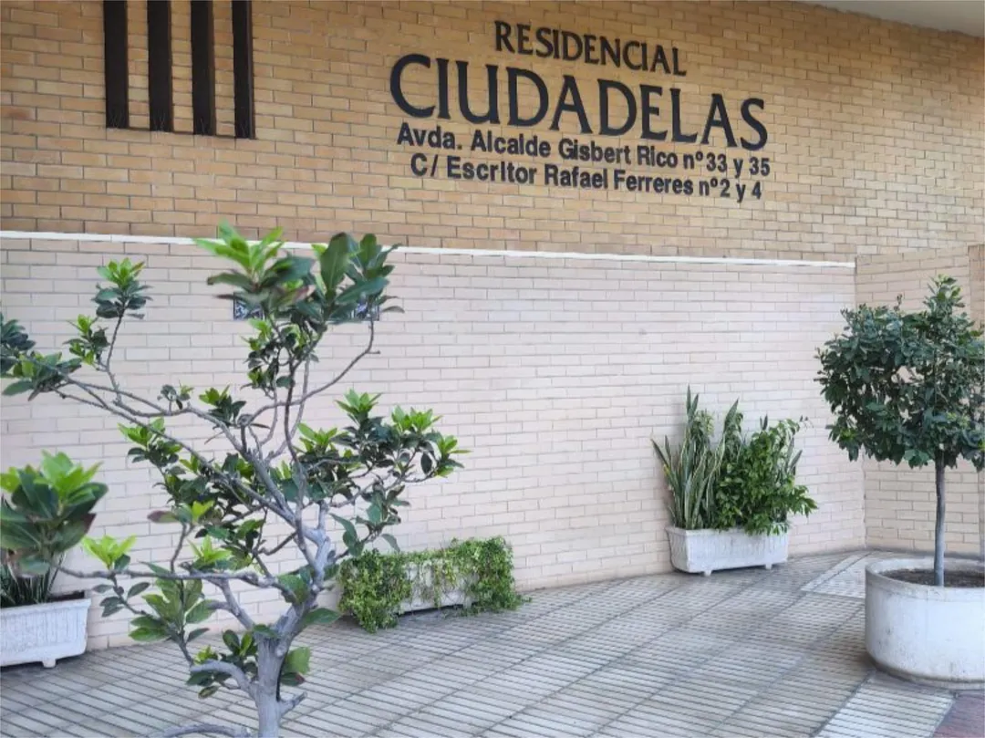 Piso en  Avinguda del Professor López Piñero 24 - Foto 2