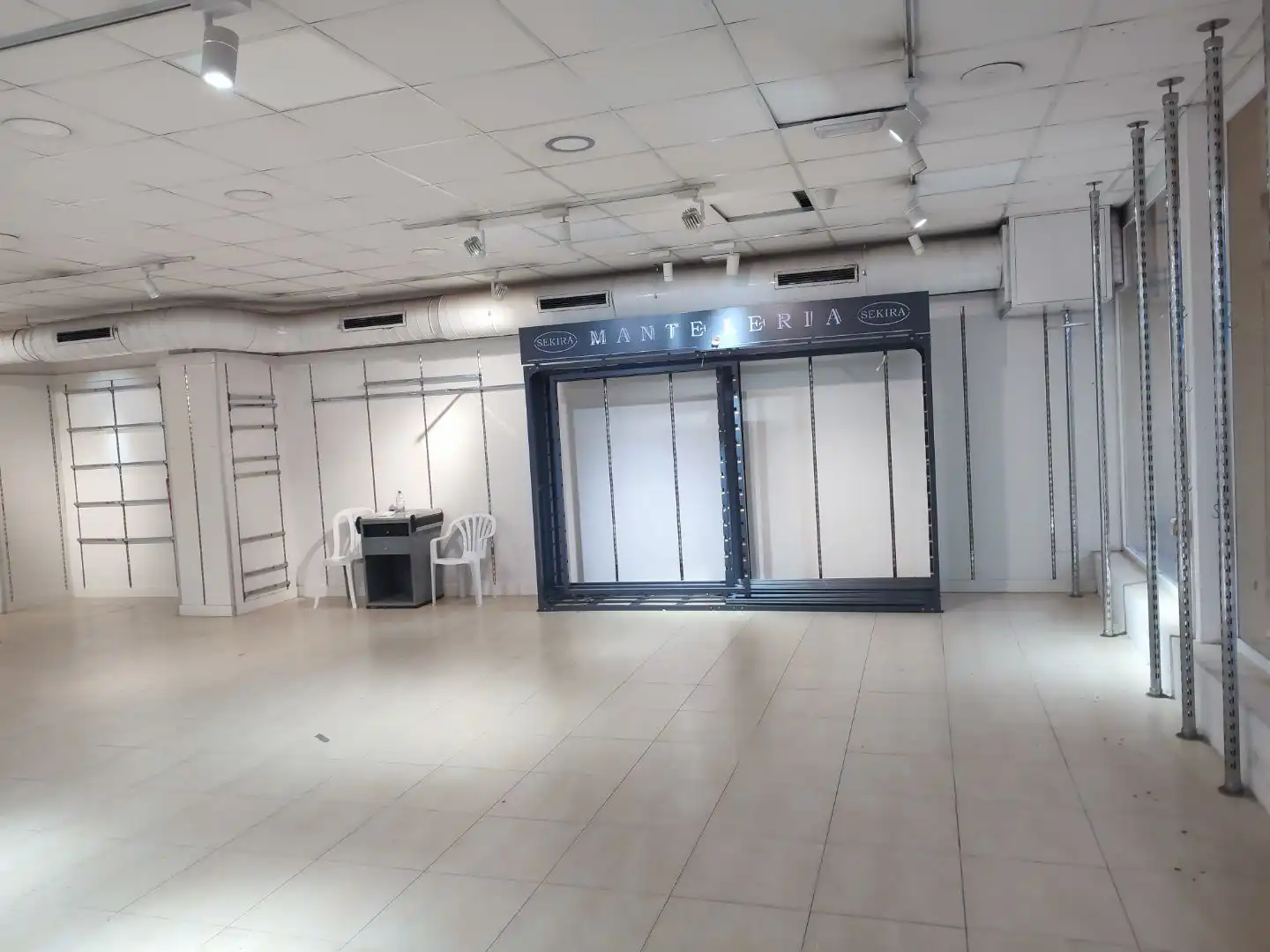 Local comercial en  N-340 12 - Foto 10