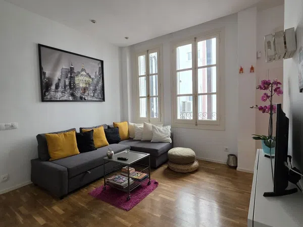 Piso en calle de Hernán Cortés, 16