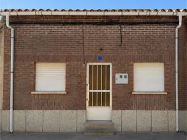 Chalet en Barrio pequeño - Foto 1