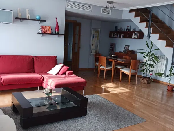 Dúplex en Urb. urbanización Jardín de los Reyes - Parque Real - Foto 2