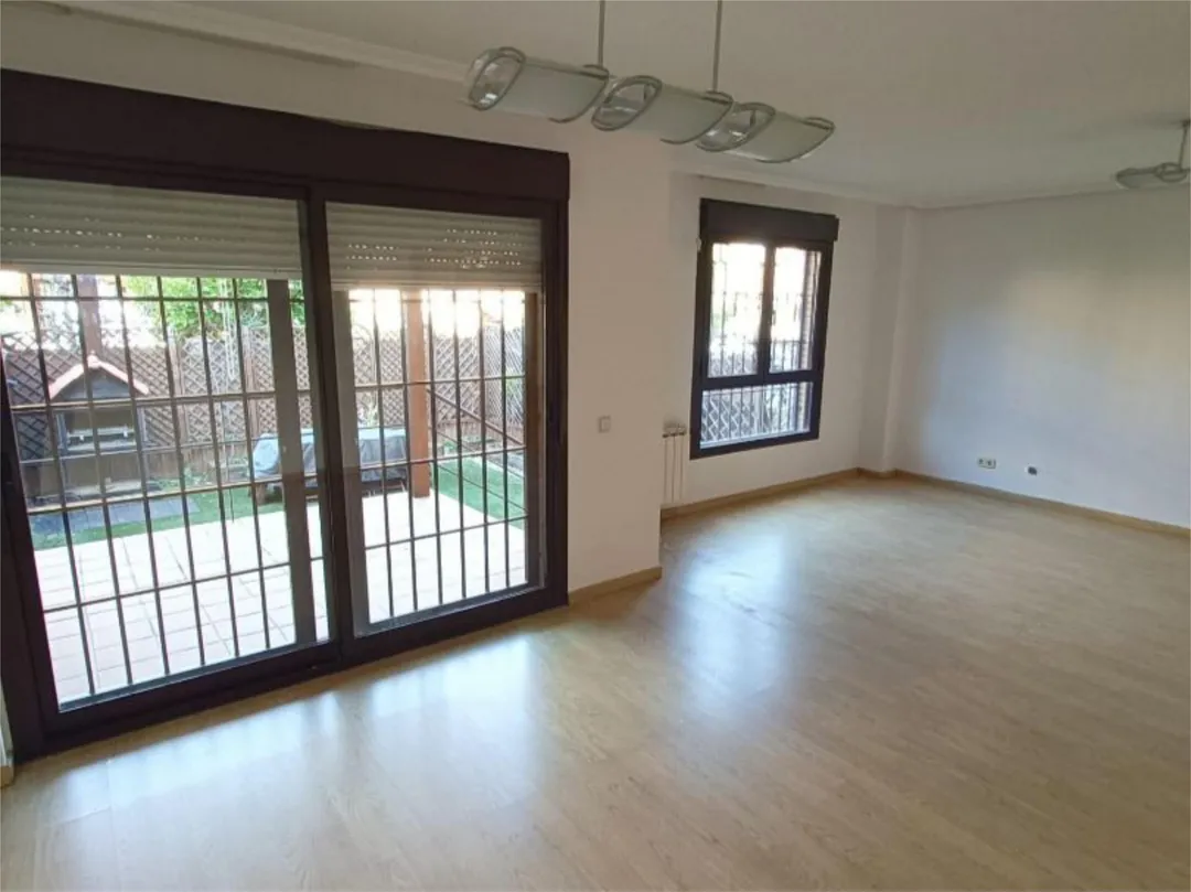 Chalet en  Calle de la Atlántida 28 - Foto 2