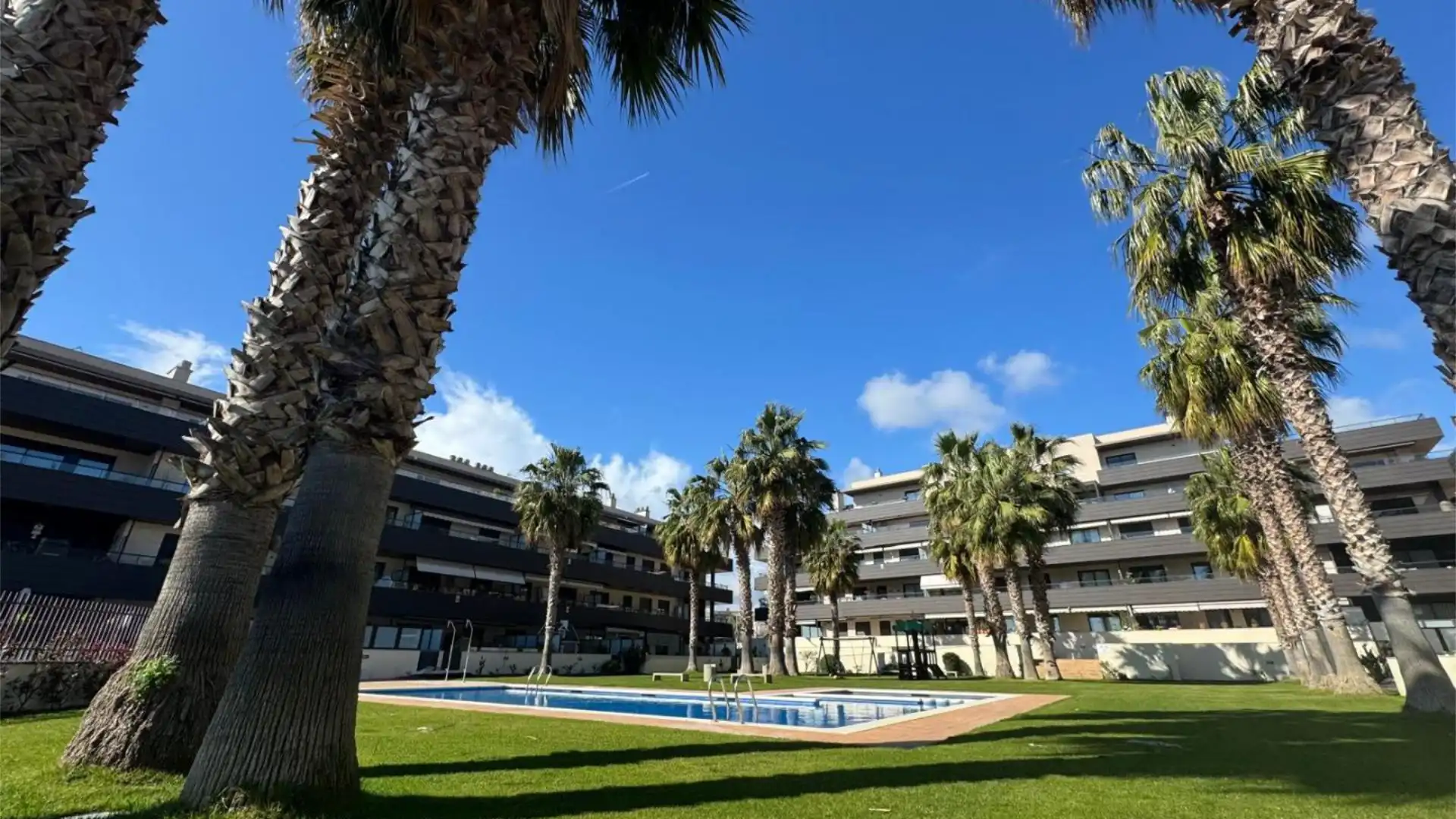 Piso en  Carrer de Vicent Andrés Estellés 14 - Foto 1