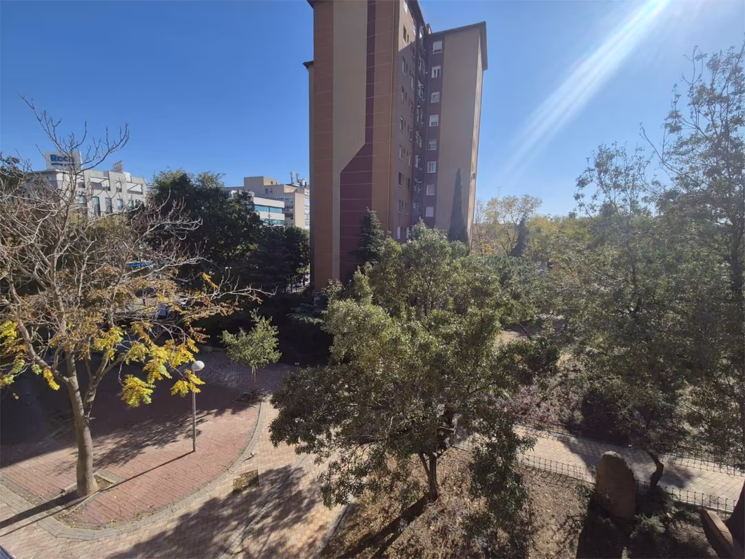 Piso en  Calle de Ascao 86 - Foto 8