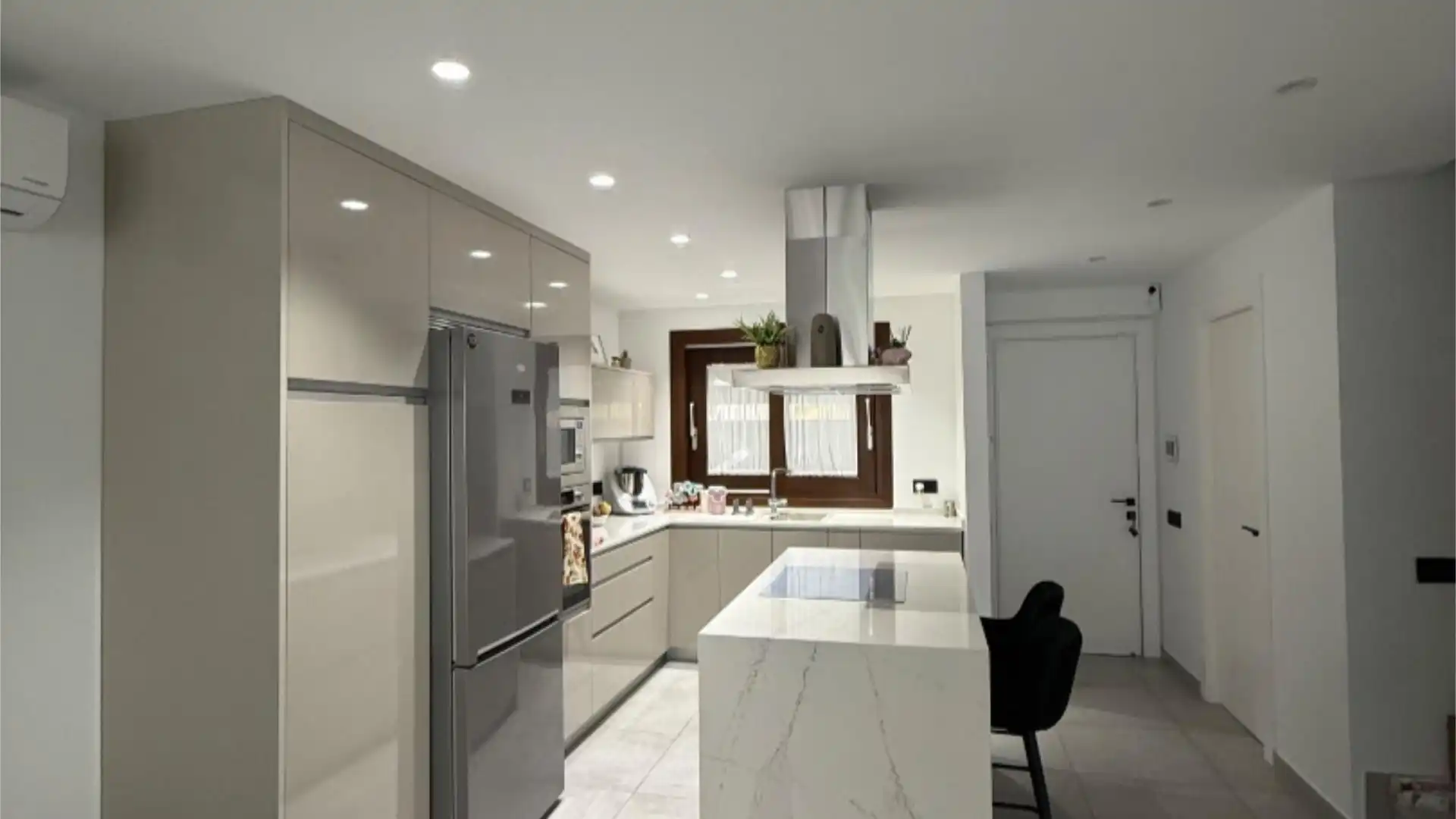 Piso en  Calle Diego de León 55 - Foto 8