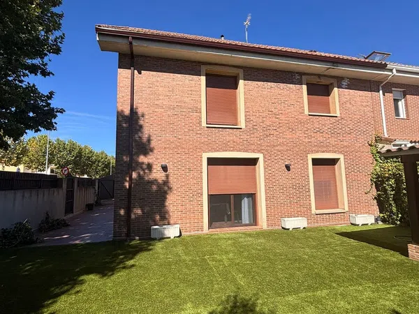 Chalet pareado en Avenida de los Almendros, 12 - Foto 4