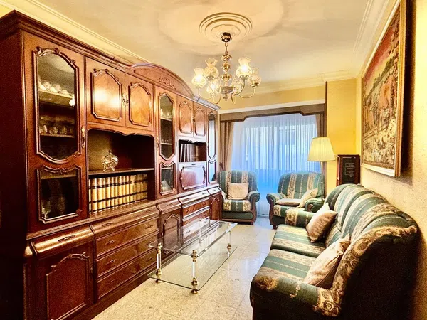 Piso en Barrio Pol Universidad Romareda - Foto 1