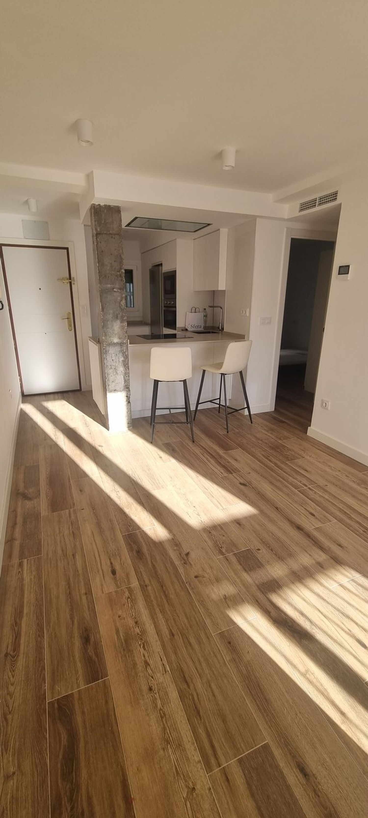 Piso en plaza de Redondela, 12