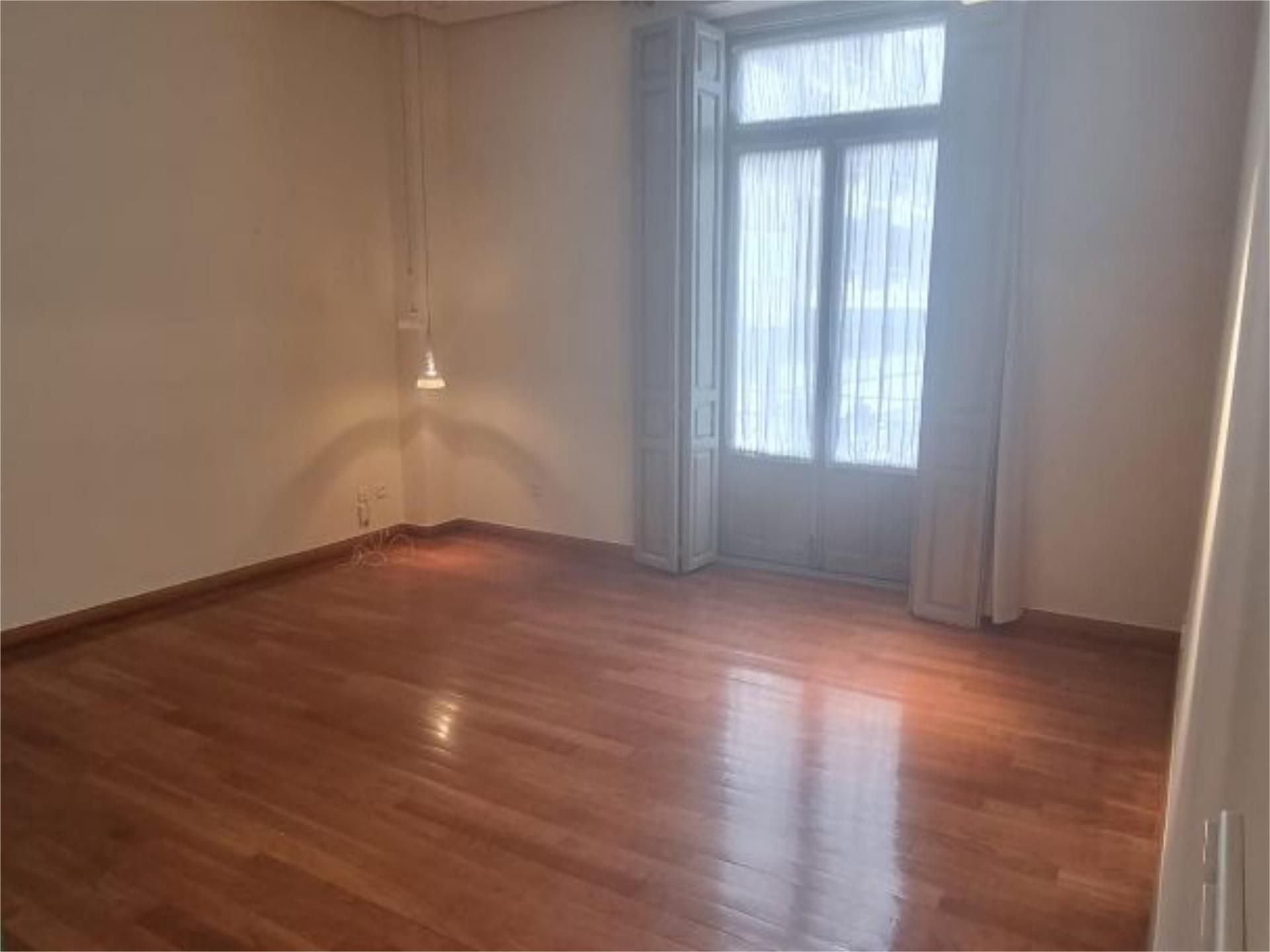 Piso en  Calle Sánchez Madrigal 9 - Foto 2