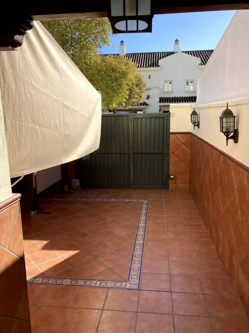 Casa adosada en  Calle José Luis López-Aranguren 477 - Foto 3