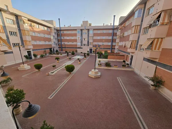 Piso en Avenida del Gran Capitán, 47, Huerta de la Reina - Foto 1