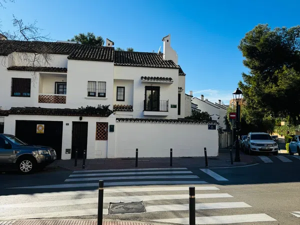 Chalet adosado en avenida las Palmeras, 17 - Foto 1