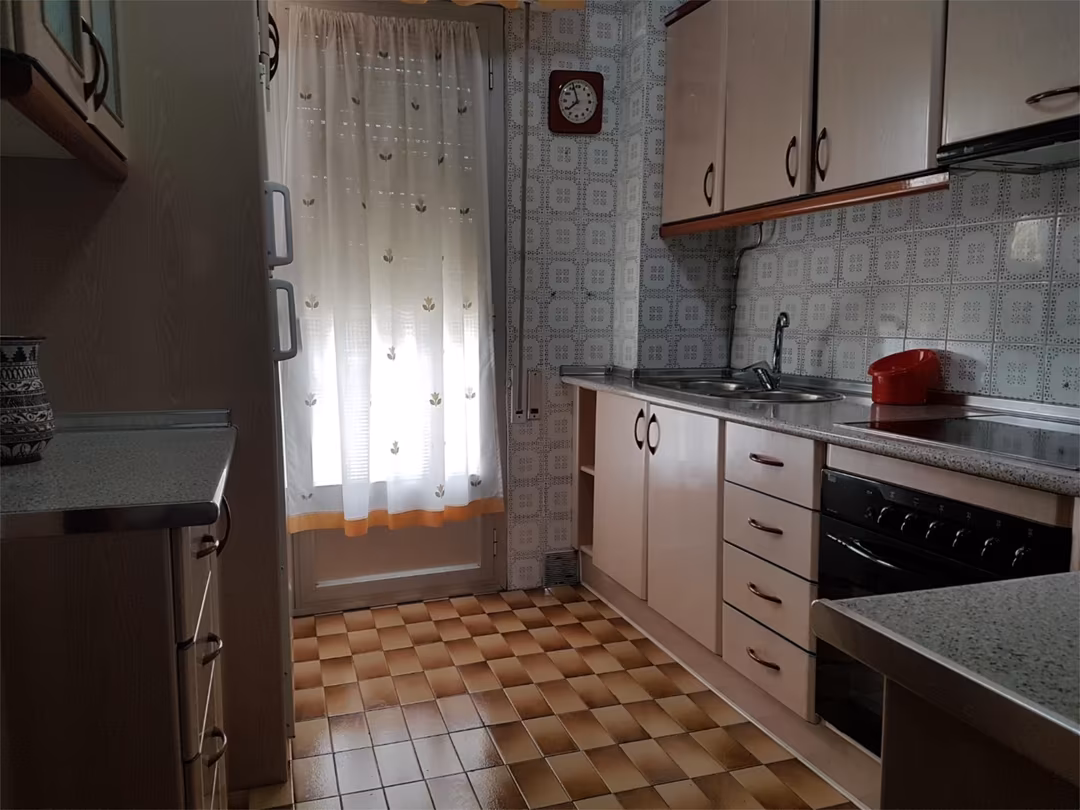 Piso en  Calle Javier de Burgos 2T - Foto 8