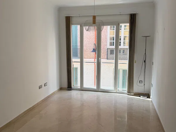 Piso en Calle Trinidad Grund, 32, Ensanche Centro - Soho - Foto 3