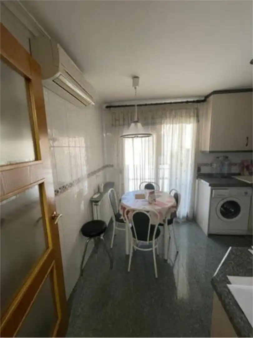 Piso en Reyes Catolicos - Foto 4
