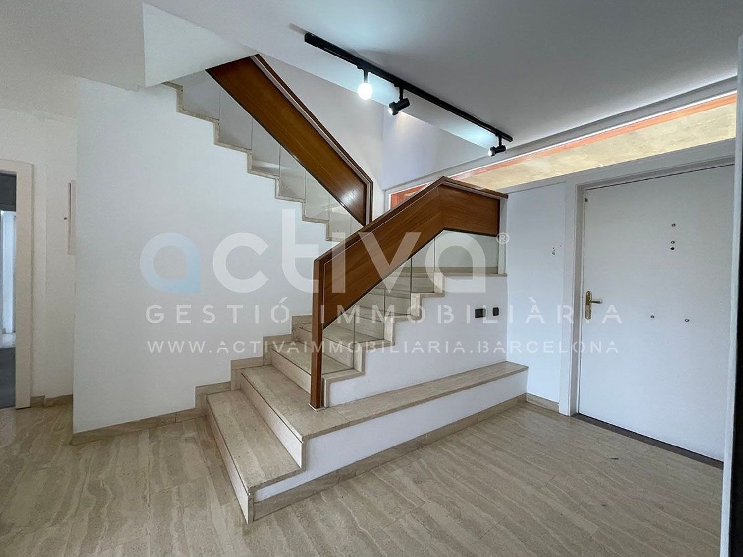 Chalet pareado en La Miranda - Ciutat Diagonal - Foto 11