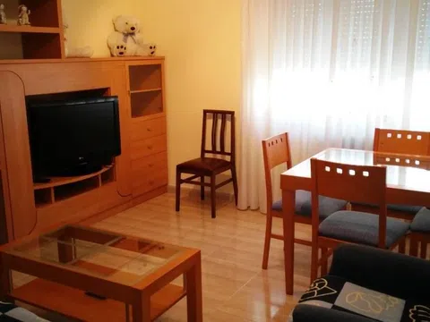 Piso en plaza del Barrio Vidal, 2