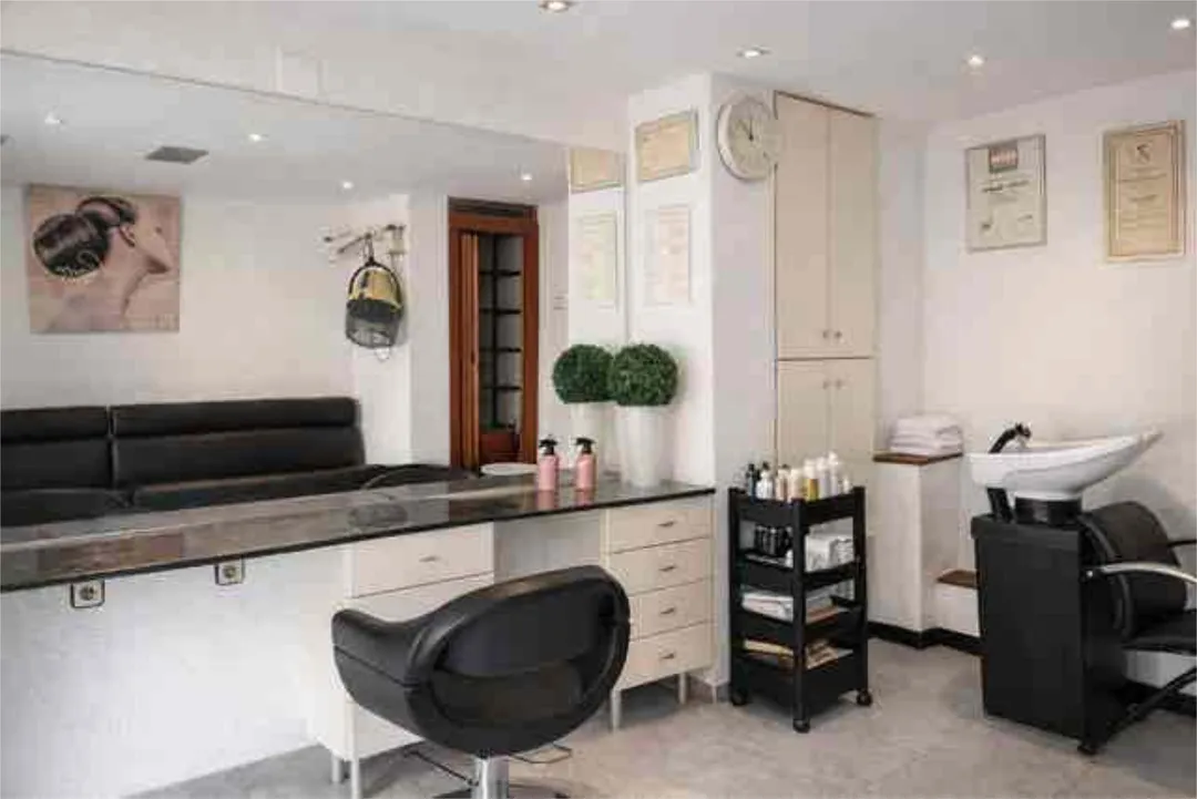 Local comercial en Cornella de Llobregat, La Gavarra - Foto 1