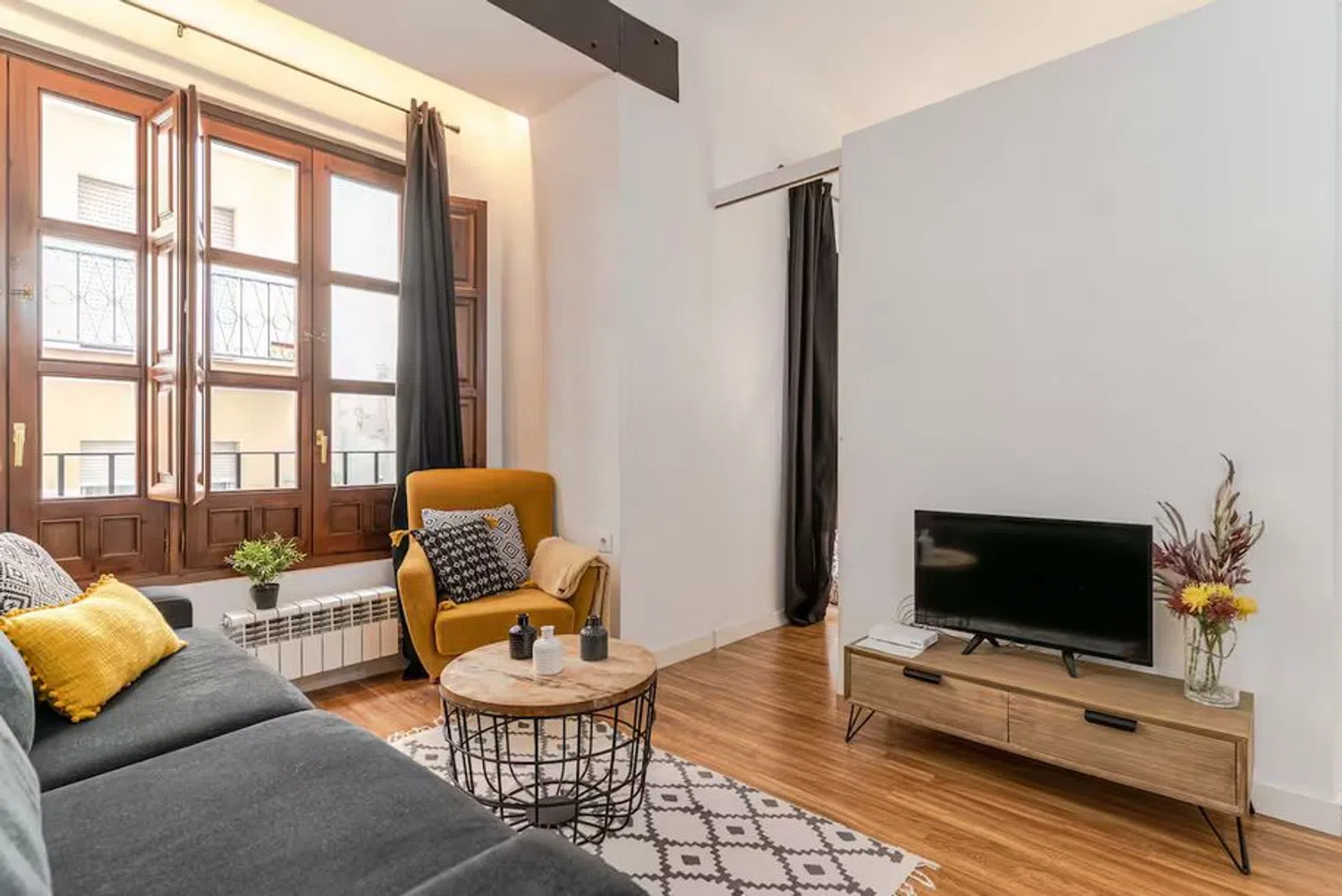 Piso en calle Gran Vía de Colón, 13 - Foto 1