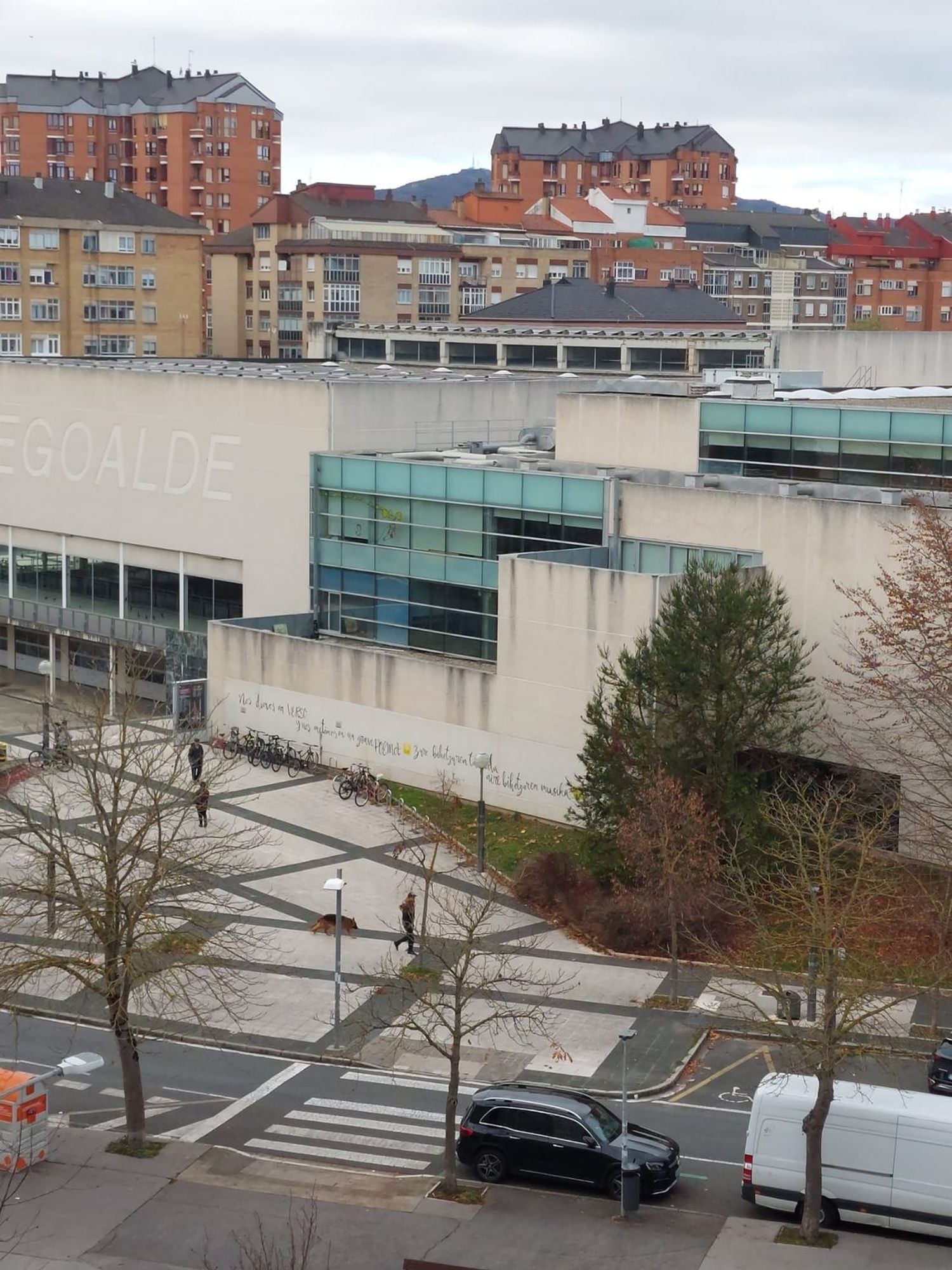 Piso en Urb. hebillas Adurtza - Foto 2