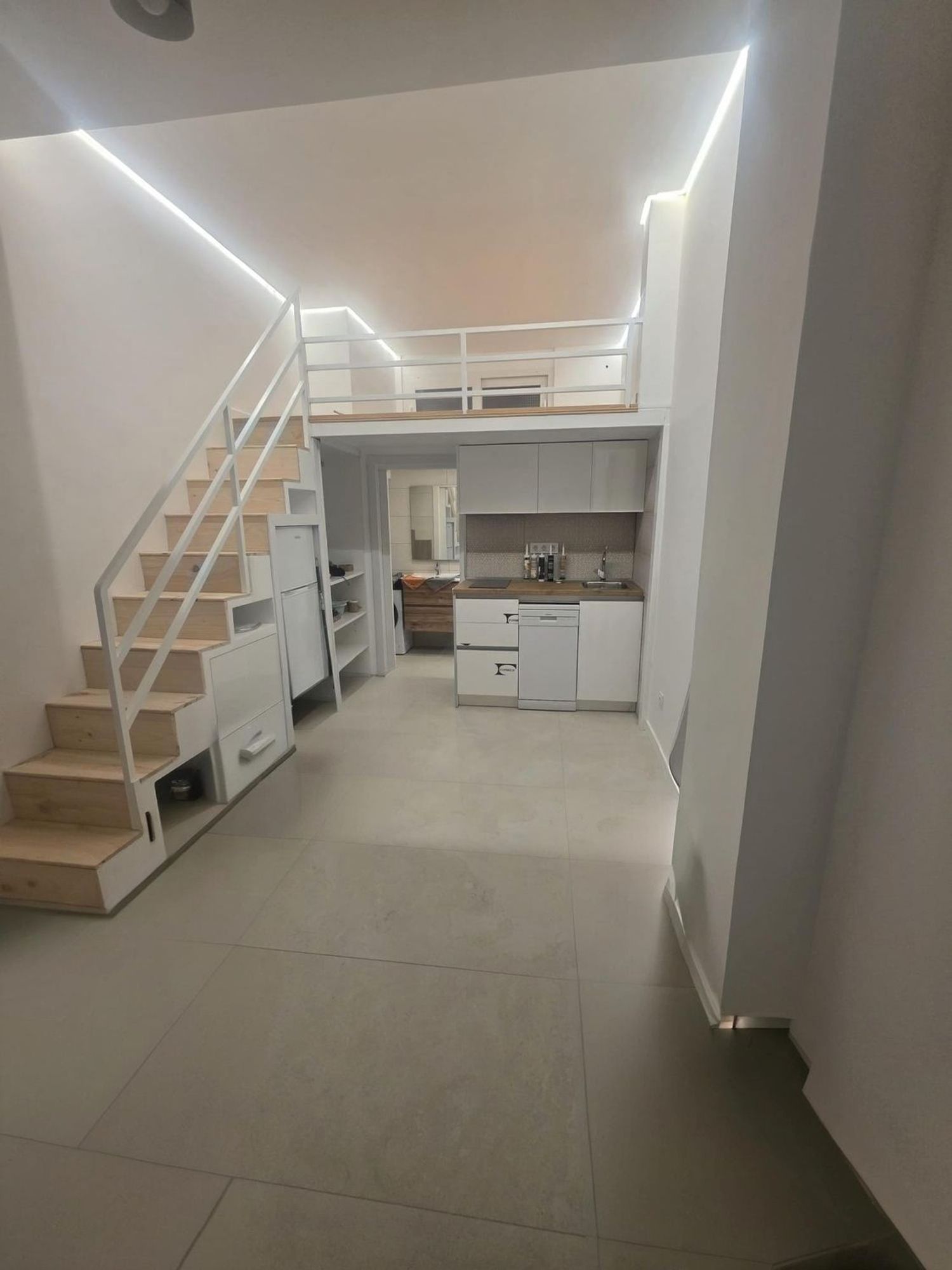 Piso en calle del Lucero, 10