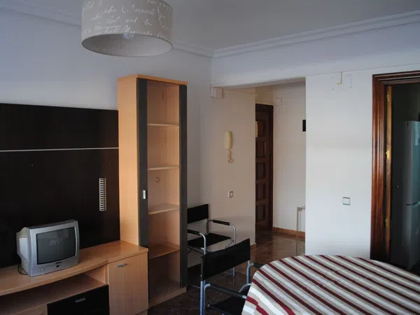 Piso en Calle Virgen de las Maravillas, 1, El Ranero-San Basilio - Foto 1