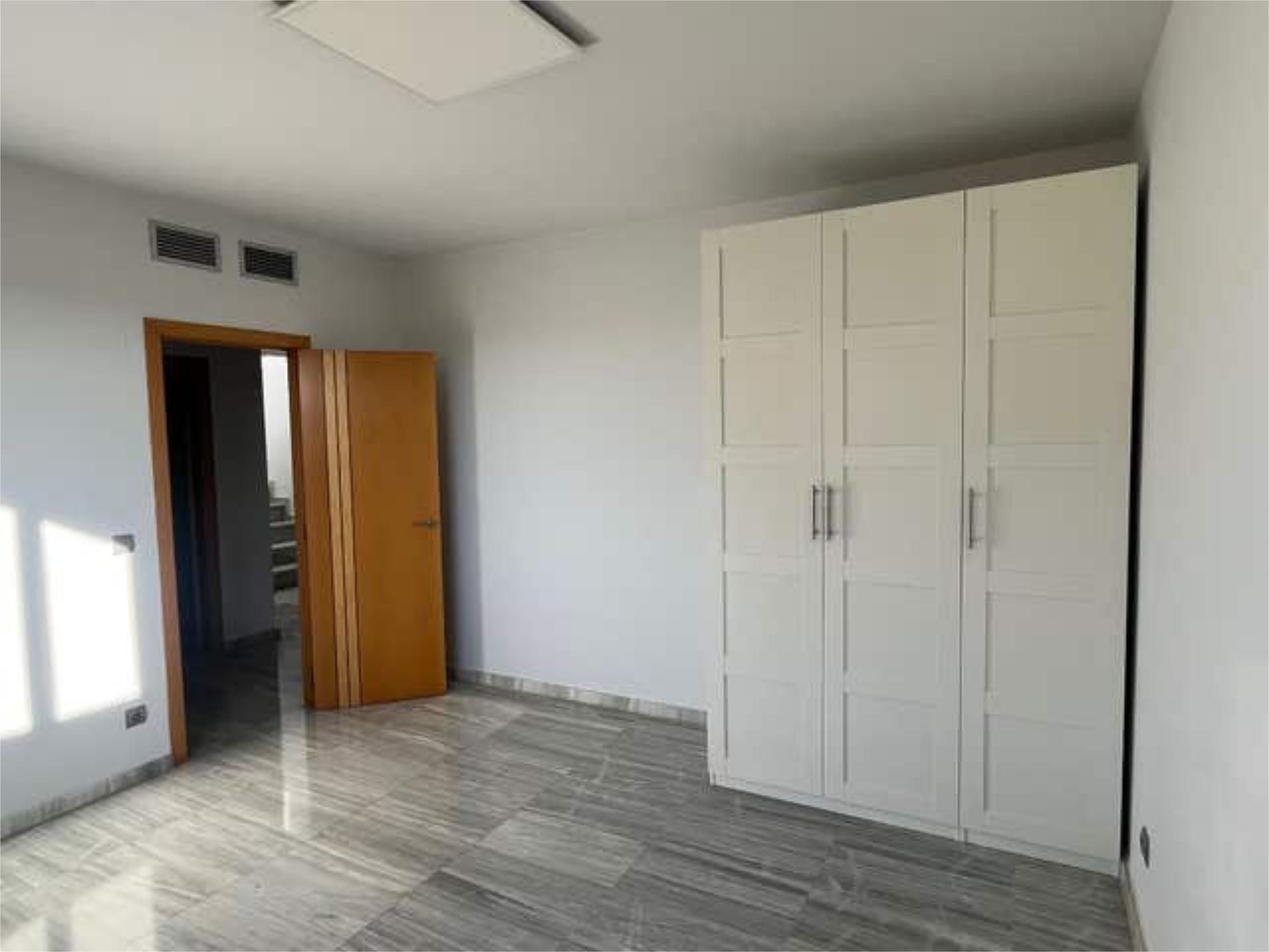 Casa adosada en Valdefierro - Foto 9