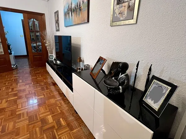 Piso en calle Juntas Generales, 33 - Foto 2