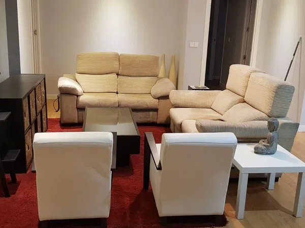 Piso en avenida de la Reina Victoria, 8