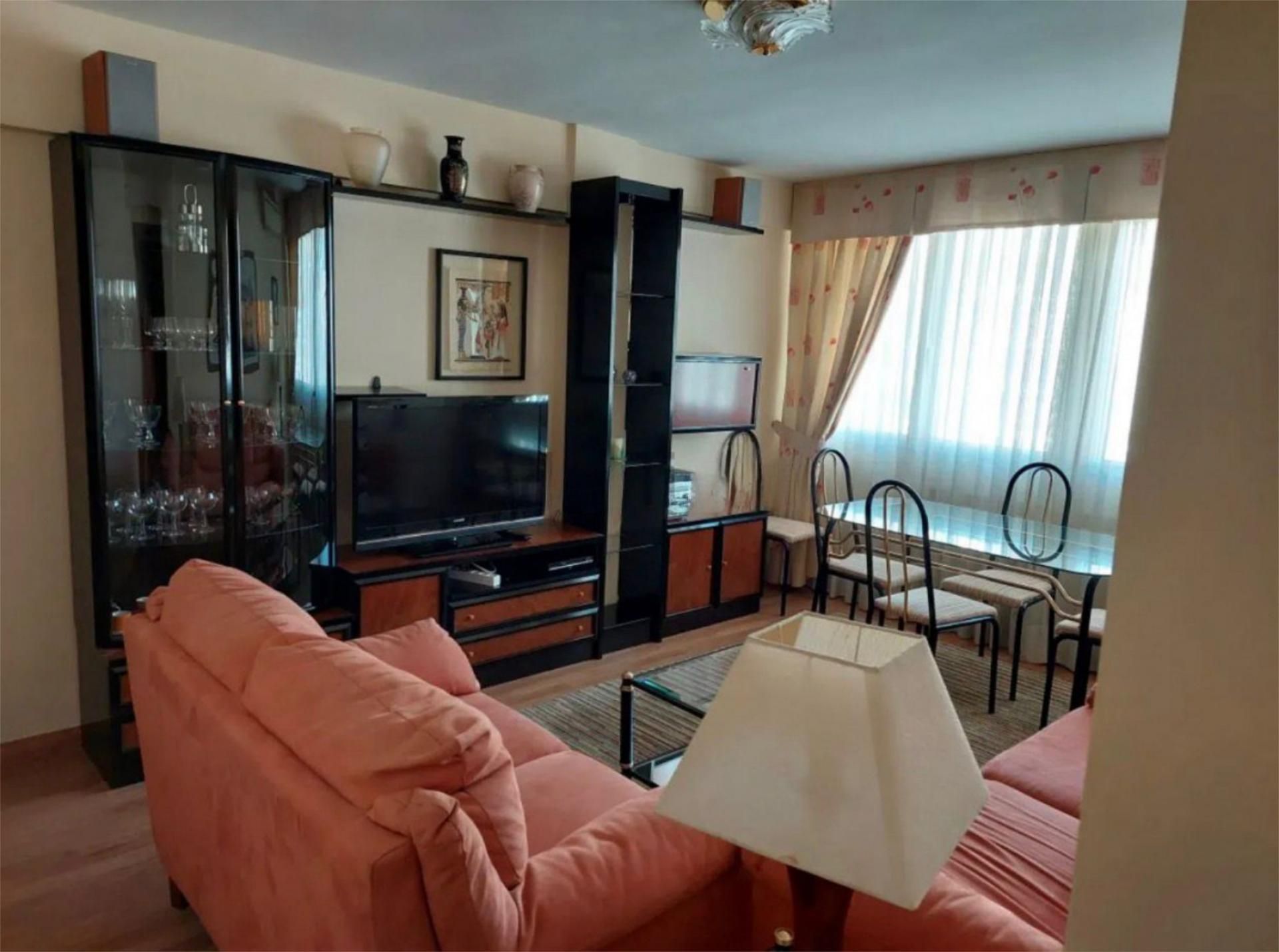 Piso en  Avenida Pablo Picasso 25